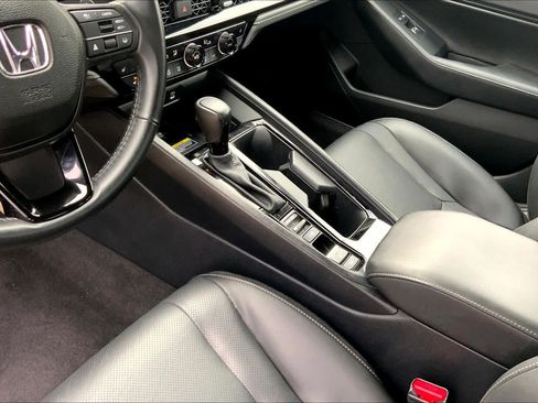 Used 2025 Honda Accord Sport image 17