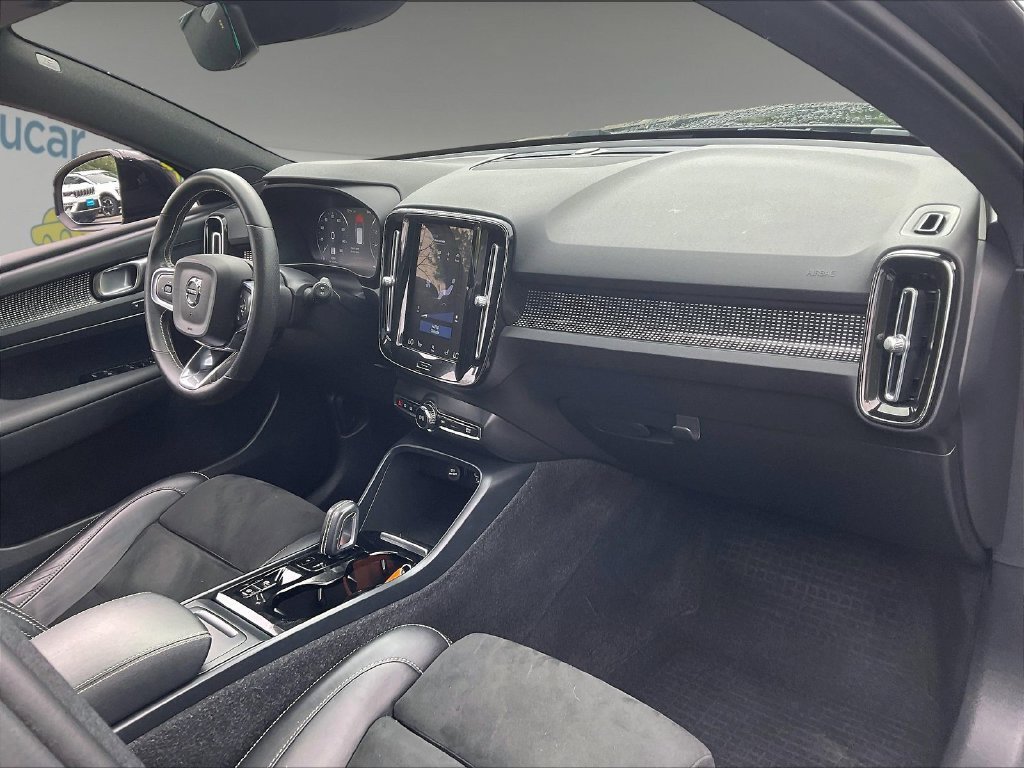 Used 2021 Volvo XC40 T5 R-Design w/ Climate Package AWD/4WD image 14