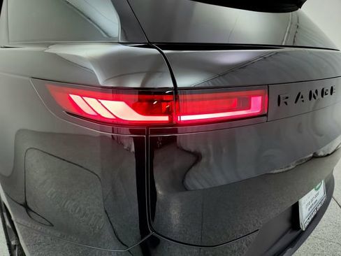 Certified 2023 Land Rover Range Rover Sport SE image 28