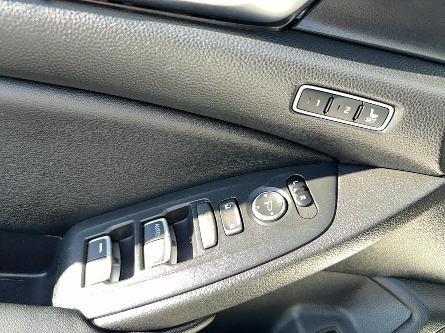 Used 2018 Honda Accord EX-L image 13