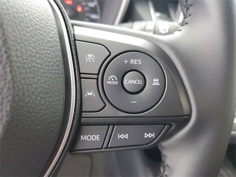 Used 2025 Toyota Corolla SE image 24