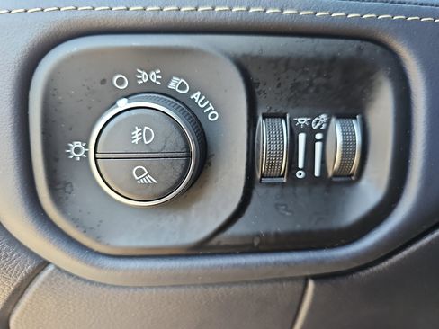 Used 2020 RAM 2500 Limited image 26