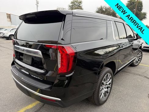 Used 2024 GMC Yukon XL Denali AWD/4WD image 3
