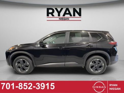 Certified 2025 Nissan Rogue SV image 2