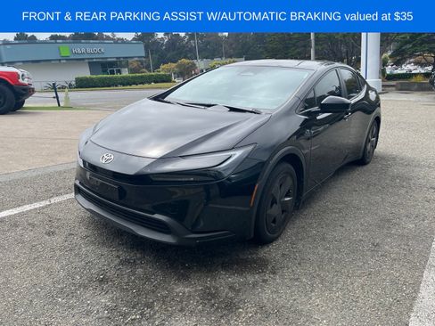 Used 2024 Toyota Prius LE FWD image 3