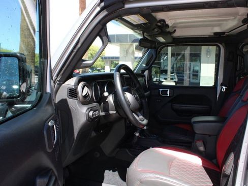 Used 2021 Jeep Gladiator Sport image 9