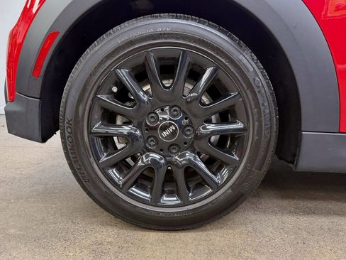 Used 2022 MINI Cooper 2-Door Hardtop w/ Premium Package image 14