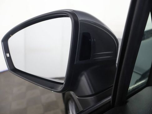 Used 2024 Volkswagen Tiguan SE w/ Panoramic Sunroof Package AWD/4WD image 34
