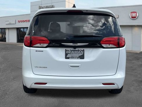 Used 2023 Chrysler Voyager LX FWD image 6