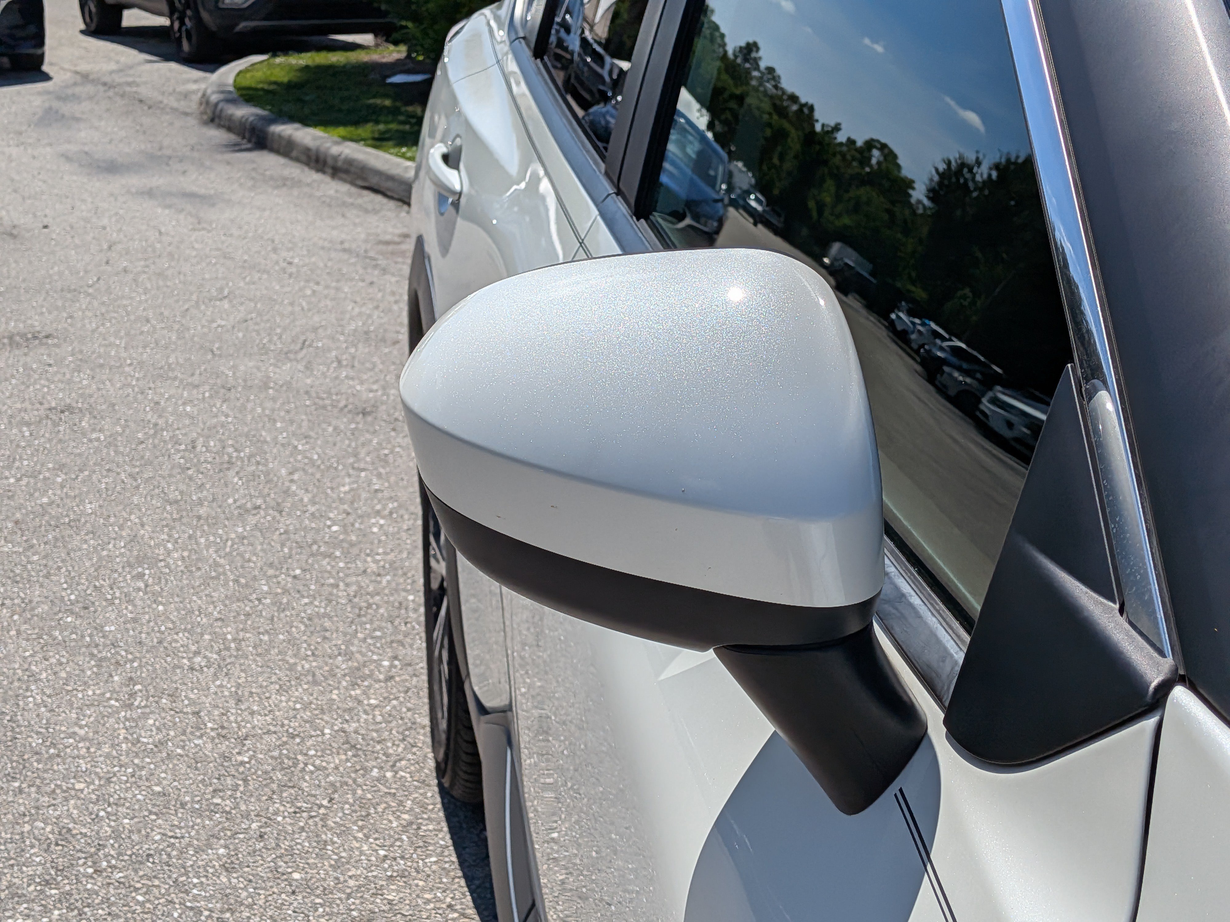 Used 2023 Nissan Rogue SV FWD image 11