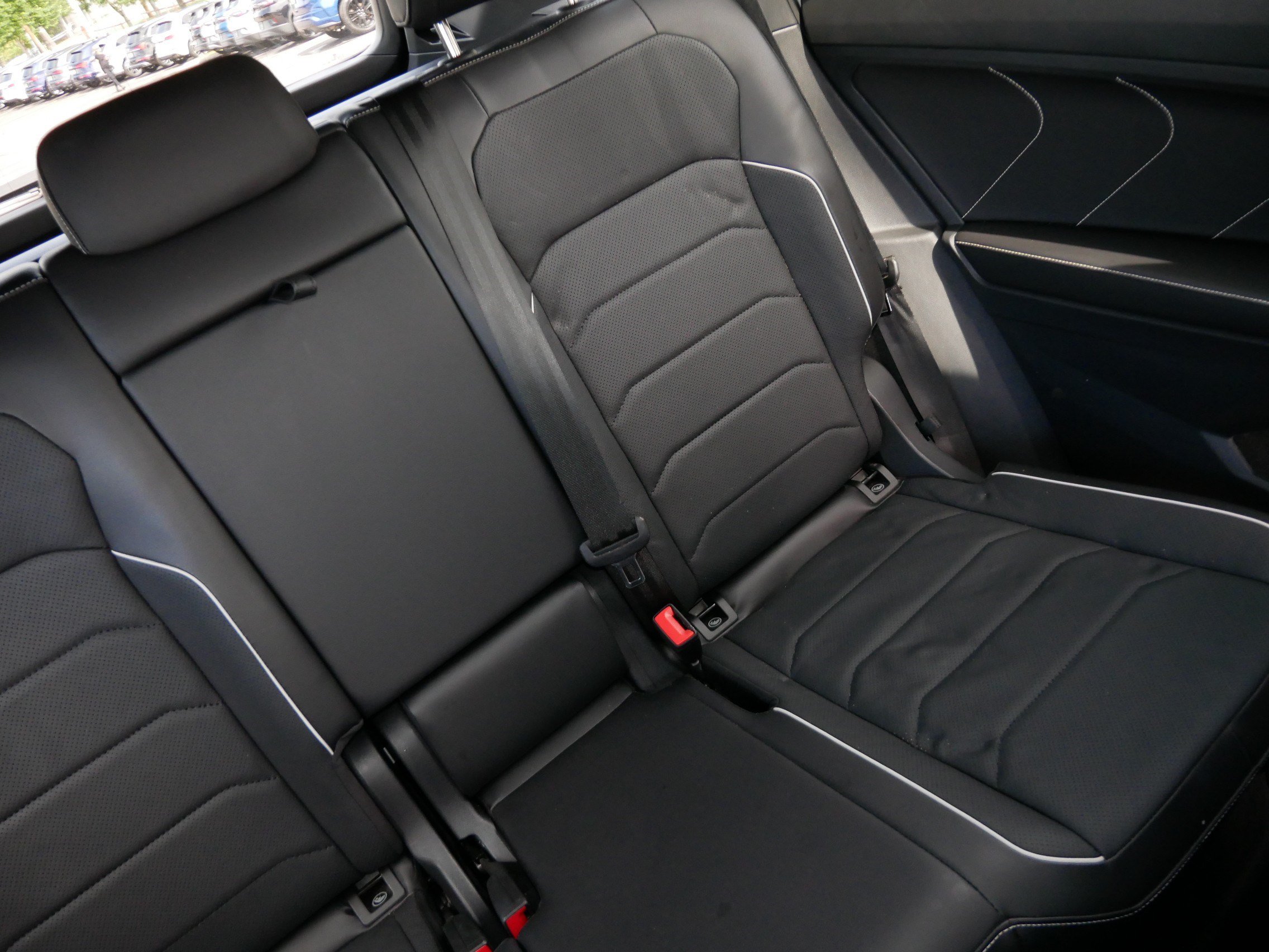 Certified 2024 Volkswagen Tiguan SEL R-Line AWD/4WD image 14