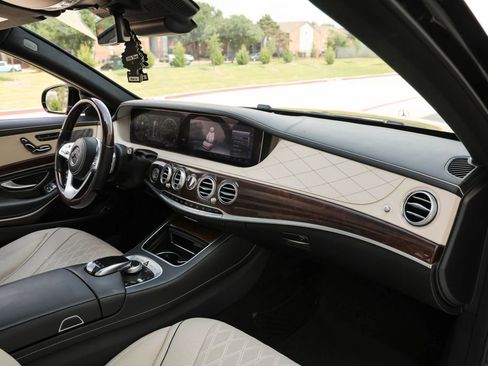 Used 2018 Mercedes-Benz S 560 4MATIC Sedan image 22