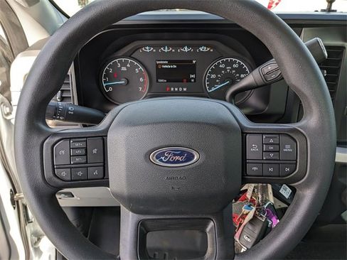 Certified 2023 Ford F250 XL w/ XL Chrome Package image 28