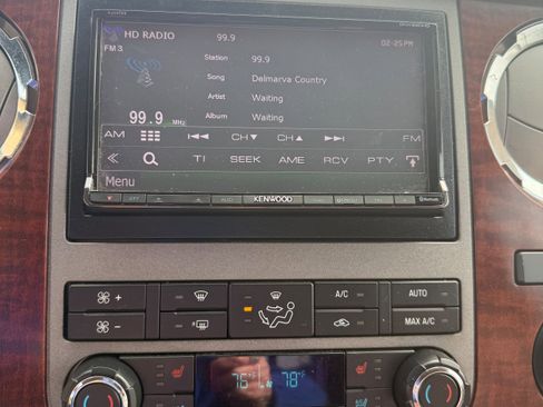 Used 2012 Ford F250 King Ranch w/ King Ranch w/Chrome Pkg image 17