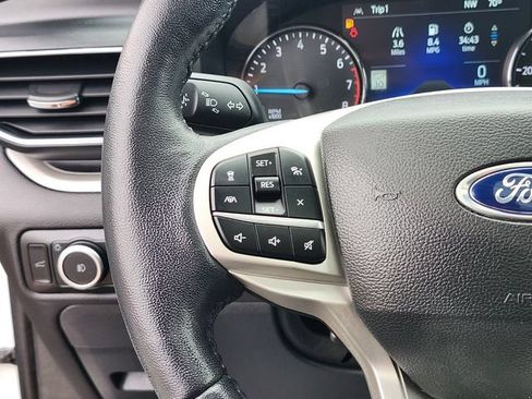 Used 2023 Ford Explorer XLT w/ Equipment Group 202A AWD/4WD image 30