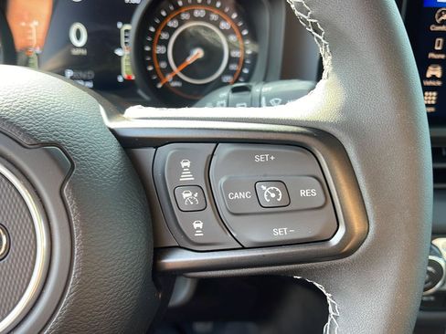 Used 2025 Jeep Wrangler Rubicon AWD/4WD image 24