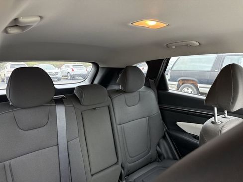 Used 2023 Hyundai Tucson SE image 14