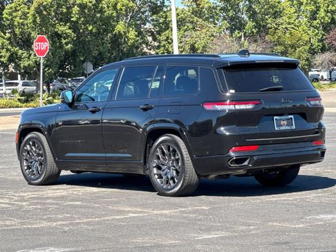 Used 2025 Jeep Grand Cherokee L Summit w/ Obsidian Package AWD/4WD image 6