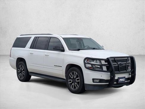 Used 2020 Chevrolet Suburban LT w/ RST Edition RWD image 3