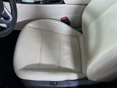 Used 2018 Buick Regal Essence w/ Driver Confidence Package #1 image 14