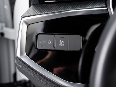 Used 2024 Audi Q3 2.0T Premium w/ Convenience Package image 10