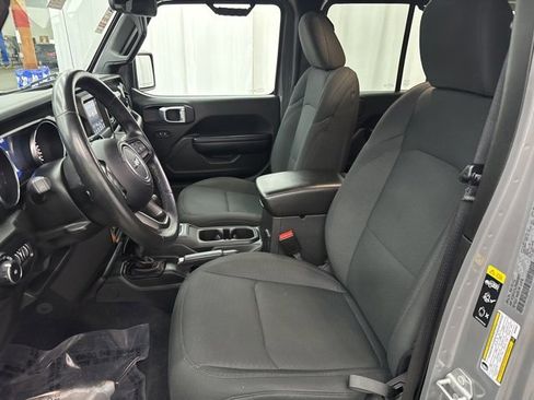 Used 2021 Jeep Wrangler Unlimited Sport image 4
