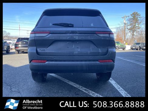 New 2026 Jeep Grand Cherokee Altitude image 4