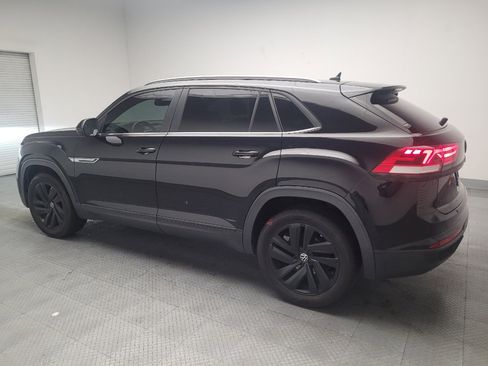 Used 2021 Volkswagen Atlas Cross Sport SE w/ Panoramic Sunroof Package FWD image 3