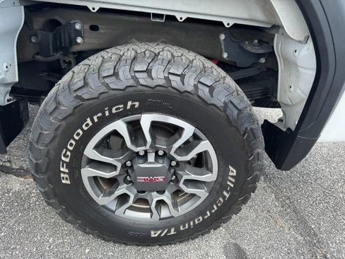Used 2023 GMC Sierra 3500 Pro AWD/4WD image 6