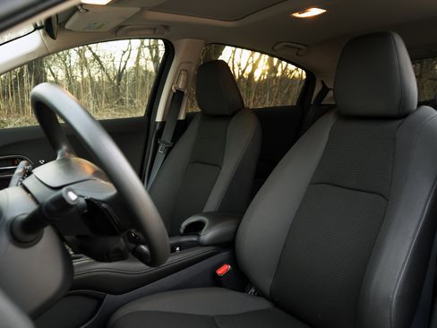 Used 2021 Honda HR-V EX image 17