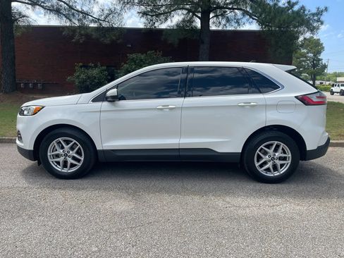 Used 2021 Ford Edge SEL w/ Convenience Package FWD image 2
