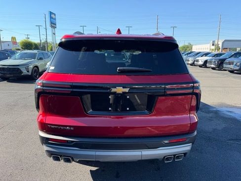New 2026 Chevrolet Traverse LT w/ Driver Confidence Package FWD image 5