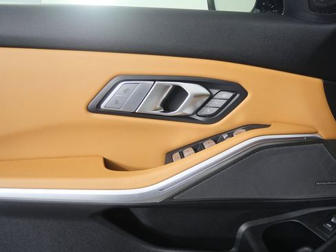 Used 2025 BMW M340i w/ Premium Package image 8