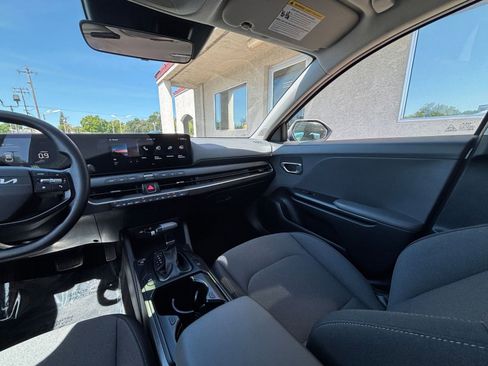 Used 2025 Kia K4 LXS image 34