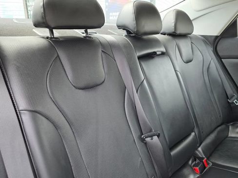 Used 2023 Hyundai Elantra Limited w/ Preferred Accessory Package FWD image 39