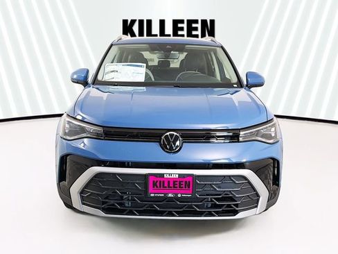 New 2026 Volkswagen Taos SE image 2