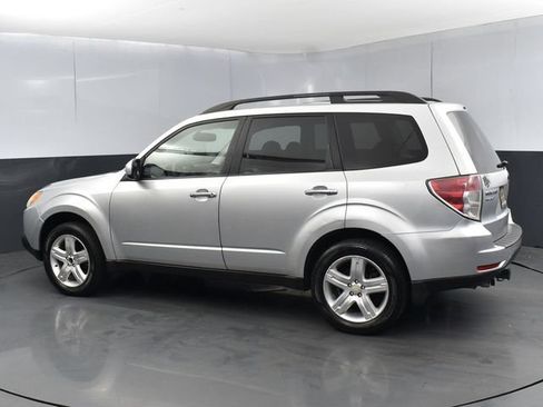 Used 2010 Subaru Forester 2.5X Limited AWD/4WD image 6