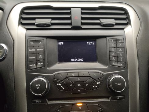 Used 2017 Ford Fusion SE w/ Equipment Group 201A image 25