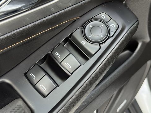 Used 2018 Chevrolet Traverse LT w/ LPO, Cargo Package image 29