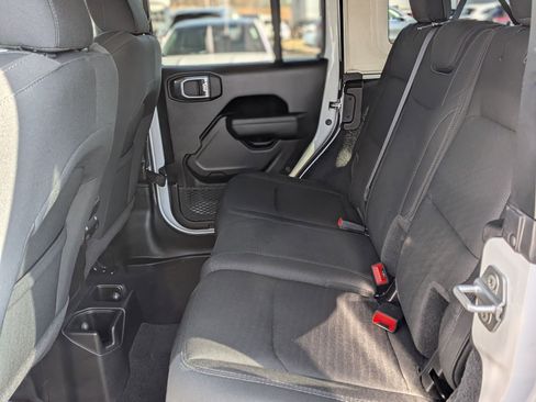 Used 2022 Jeep Wrangler Unlimited Sport image 28