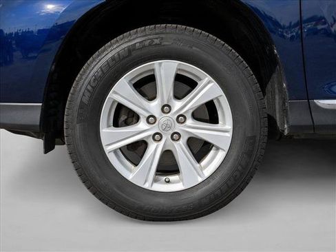 Used 2012 Toyota Highlander SE w/ Tow Pkg AWD/4WD image 5