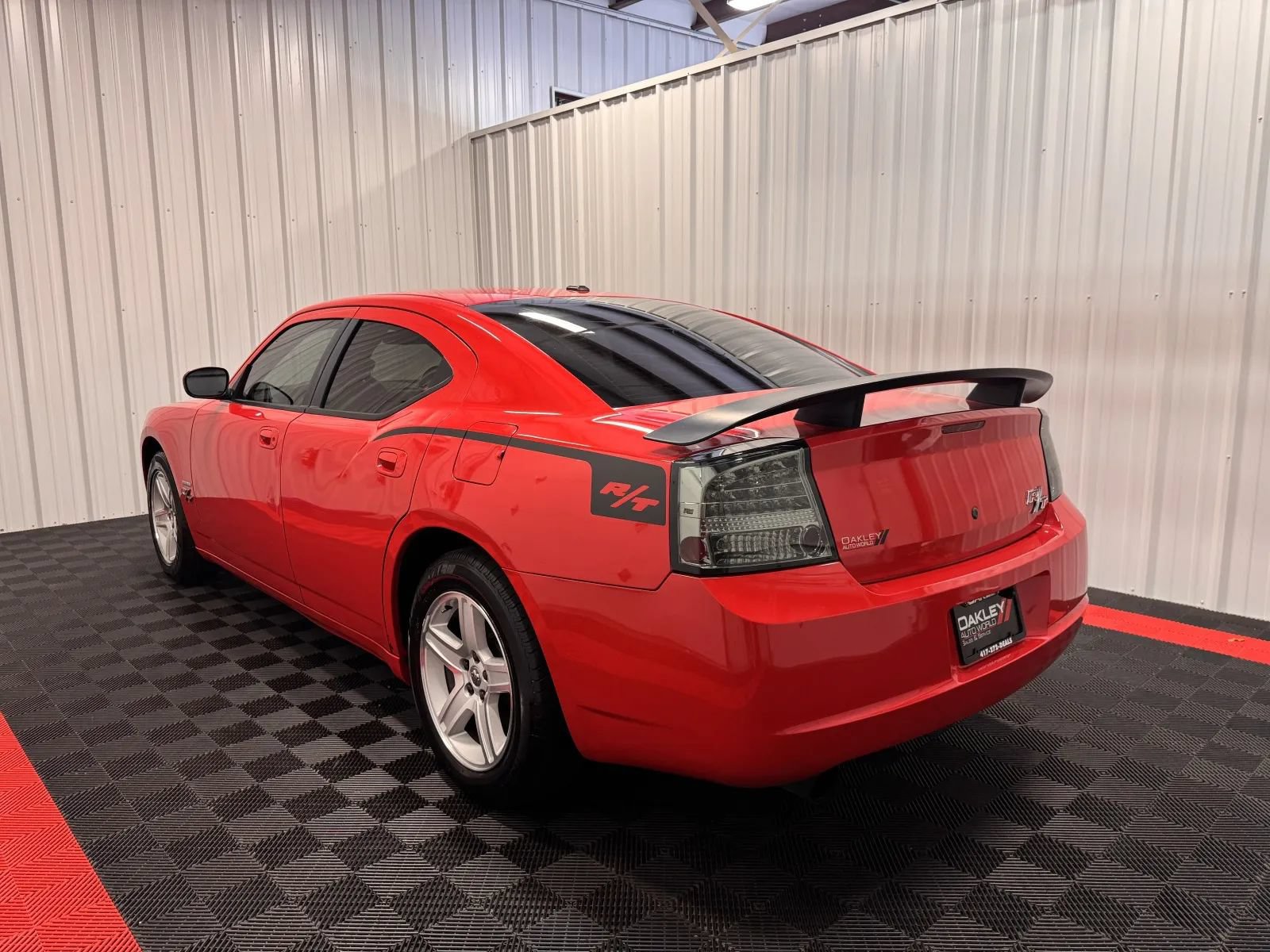 Used 2010 Dodge Charger R/T RWD image 2