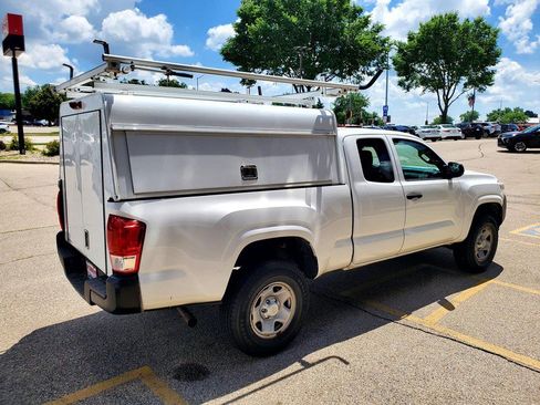 Used 2016 Toyota Tacoma SR RWD image 5