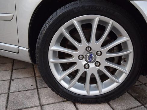 Used 2011 Volvo V50 T5 image 89