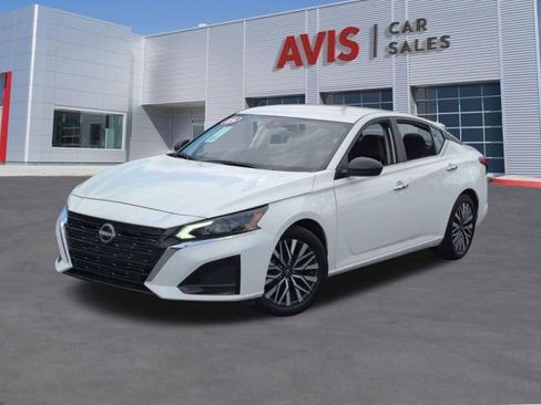 Used 2025 Nissan Altima 2.5 SV FWD image 1