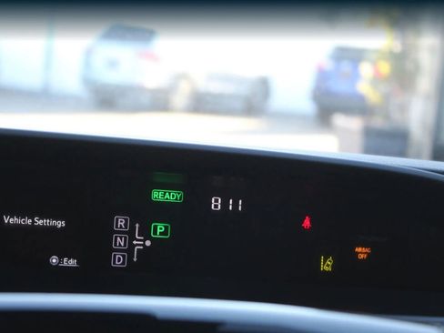 Used 2017 Toyota Prius Four image 18