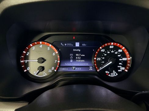 Used 2023 Nissan Titan PRO-4X w/ Pro-4x Convenience Package image 13