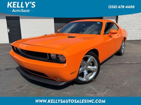 Used 2012 Dodge Challenger SXT Plus RWD image 1