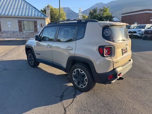 Used 2015 Jeep Renegade Trailhawk w/ Popular Equipment Group AWD/4WD image 3