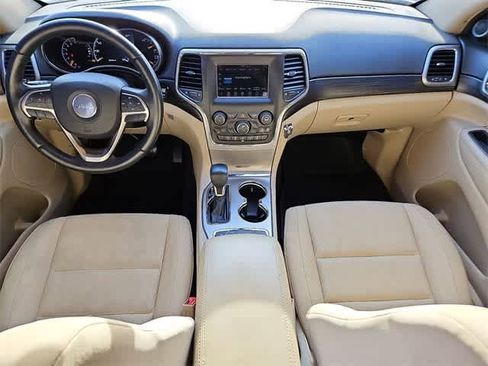 Used 2019 Jeep Grand Cherokee Laredo image 25